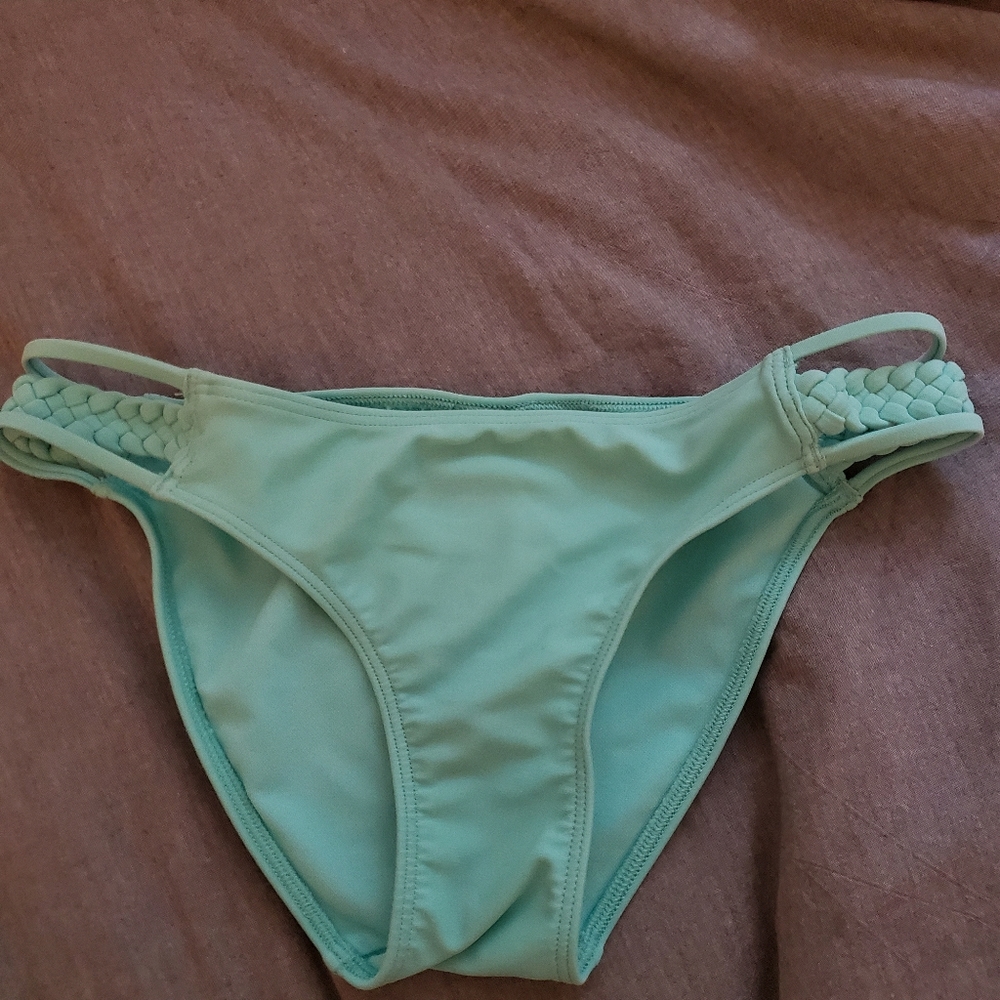 Braided bikini bottoms